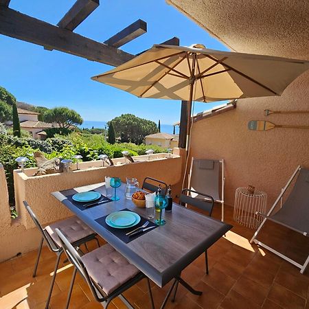 Appartamento Studio Bord De Mer Terrasse Vue Mer Piscine Sainte-Maxime Esterno foto