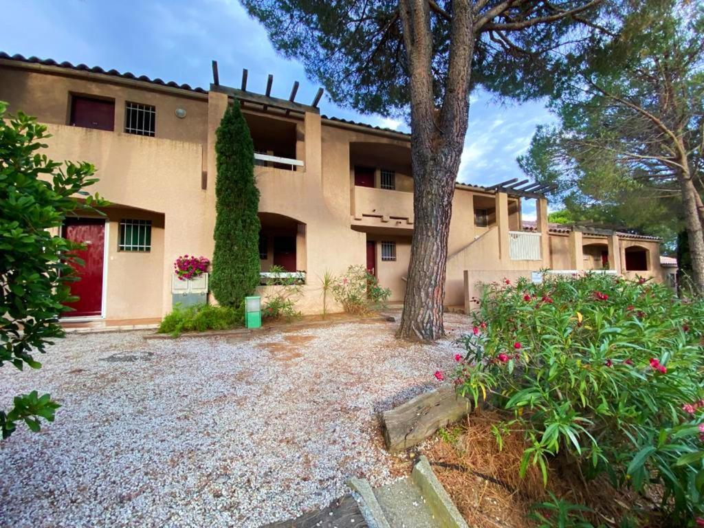 Appartamento Studio Bord De Mer Terrasse Vue Mer Piscine Sainte-Maxime Esterno foto