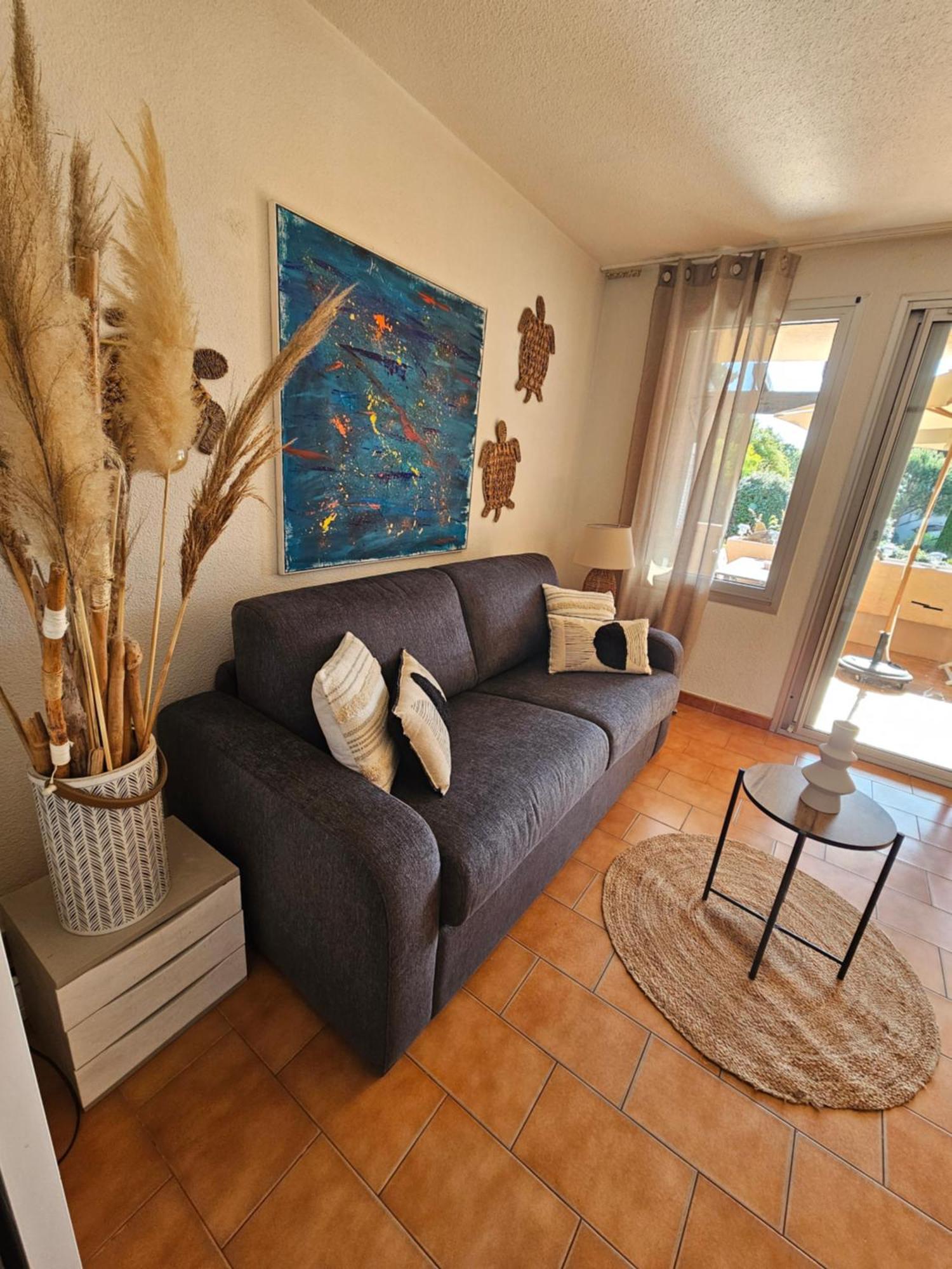 Appartamento Studio Bord De Mer Terrasse Vue Mer Piscine Sainte-Maxime Esterno foto